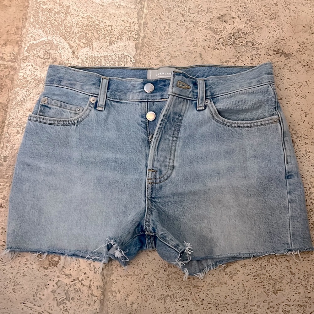 Everlane relaxed 90s shorts